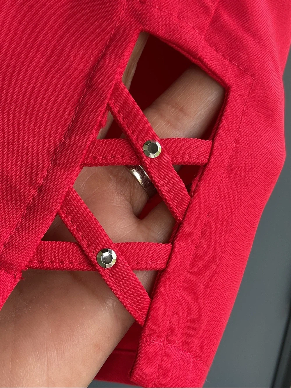 Alfred Dunner Bright Red Capri Pants, Size 12